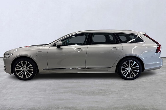 Volvo V90 2 of 22