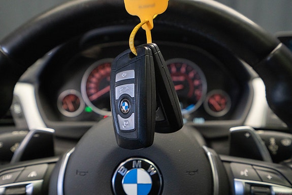 BMW 330e 25 of 25