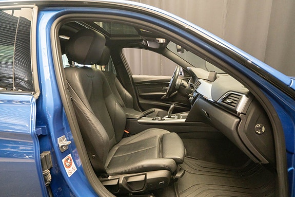 BMW 330e 19 of 25