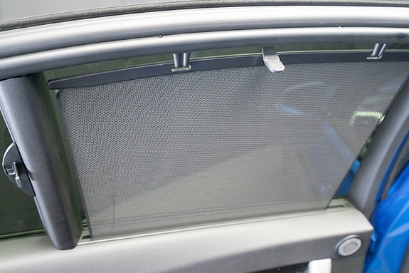 BMW 330e 20 of 25