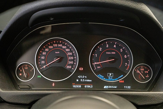 BMW 330e 22 of 25