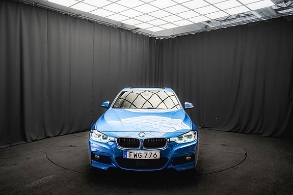 BMW 330e 4 of 25