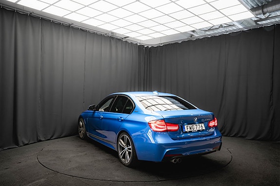 BMW 330e 9 of 25