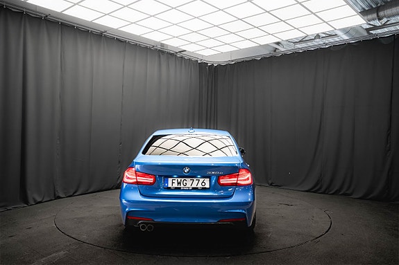 BMW 330e 8 of 25