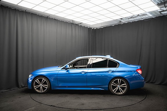 BMW 330e 10 of 25