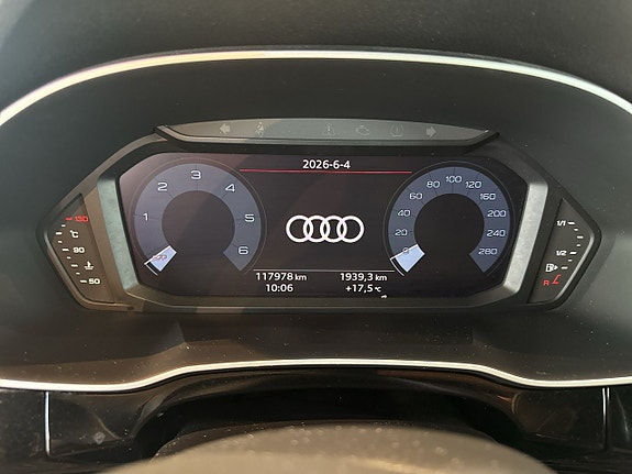 Audi Q3 15 of 18