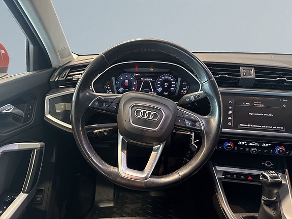 Audi Q3 9 of 18