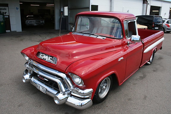GMC 100 Stepside 10 of 24