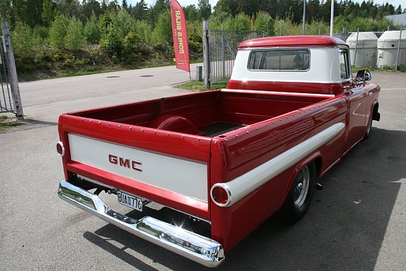 GMC 100 Stepside 6 of 24