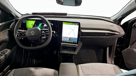 Renault Scenic E-Tech 4 of 5