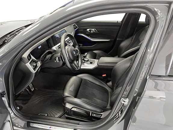 BMW 320i 6 of 17