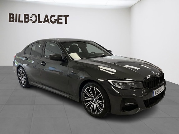 BMW 320i 5 of 17