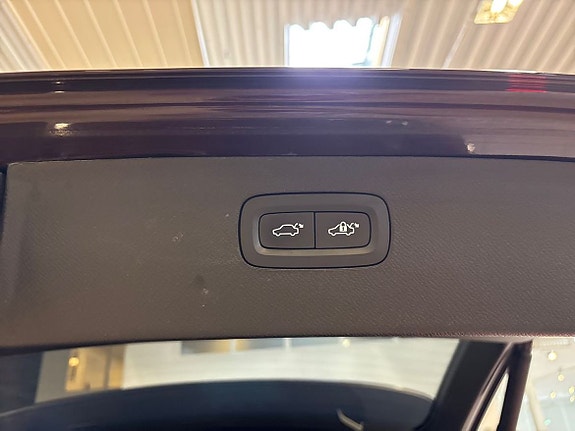Volvo XC90 8 of 14