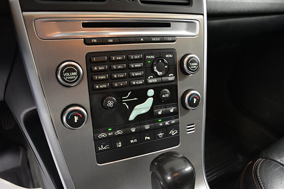 Volvo XC60 13 of 20