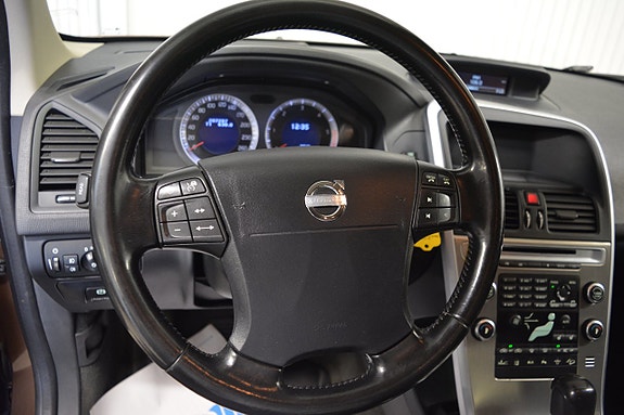 Volvo XC60 12 of 20
