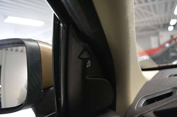 Volvo XC60 9 of 20