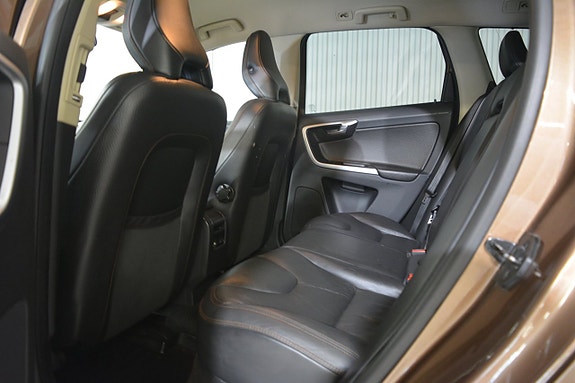 Volvo XC60 15 of 20