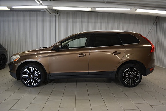 Volvo XC60 3 of 5