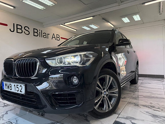 BMW X1 3 of 5