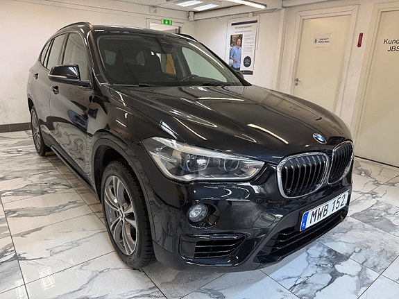 BMW X1 2 of 5