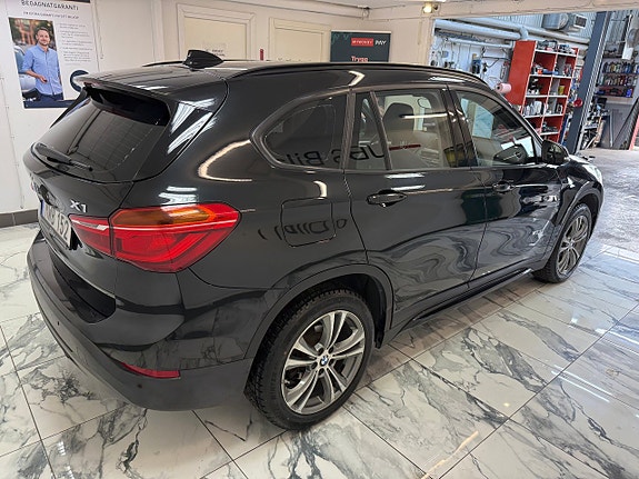 BMW X1 5 of 5