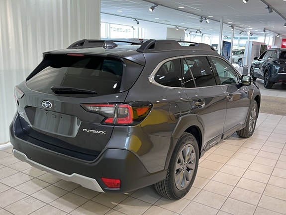 Subaru Outback 3 of 17