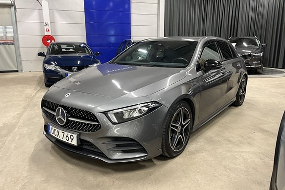 Mercedes-Benz A180 2 of 5