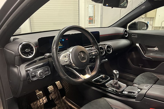 Mercedes-Benz A180 11 of 30