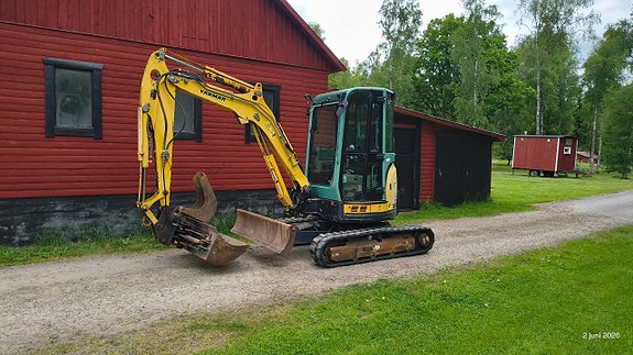 Minigrävare 3900kg 2 skopor