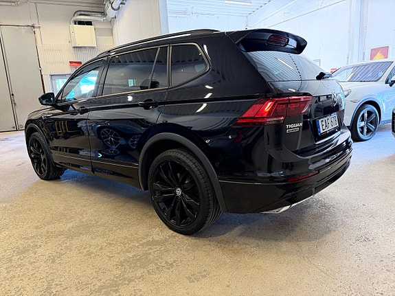 Volkswagen Tiguan Allspace 2 of 5