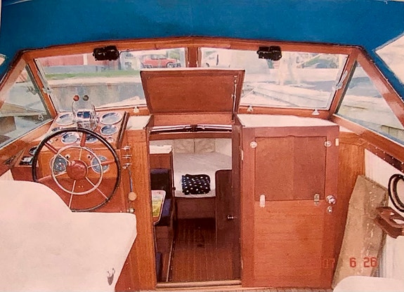 Chris Craft Constellation 28 2 of 5