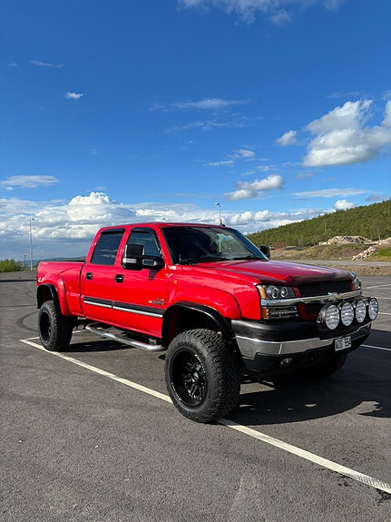 Chevrolet Silverado 2500 2 of 5