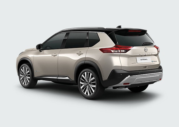 Nissan X-Trail 3 of 7