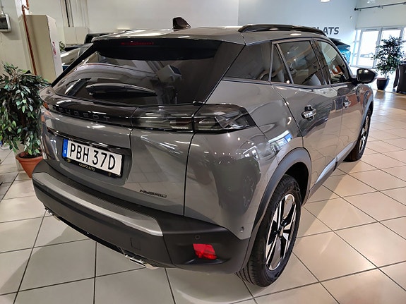 Peugeot 2008 4 of 5