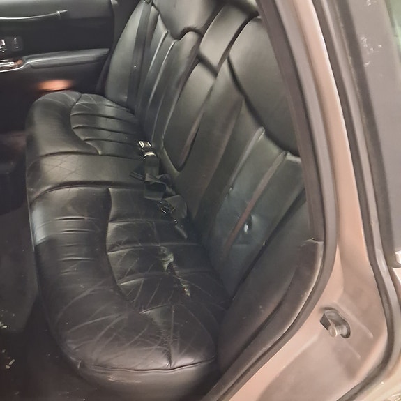 Lincoln Town Car 4 of 4