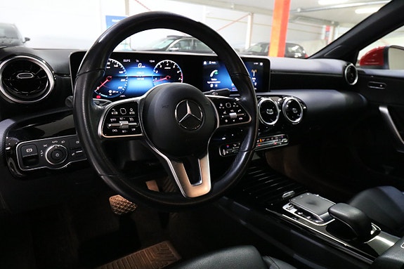 Mercedes-Benz A180 7 of 18