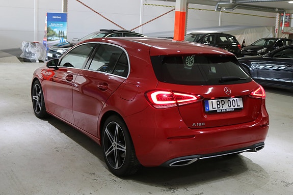 Mercedes-Benz A180 4 of 5
