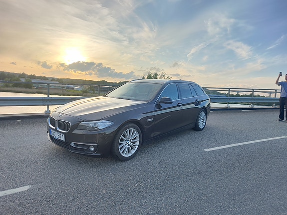 BMW 520d 3 of 5