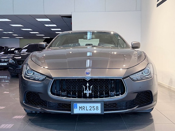 Maserati Ghibli 2 of 5