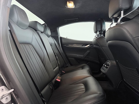 Maserati Ghibli 9 of 18