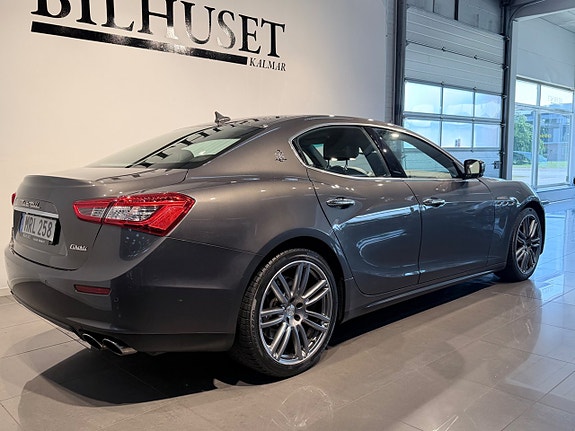 Maserati Ghibli 4 of 5