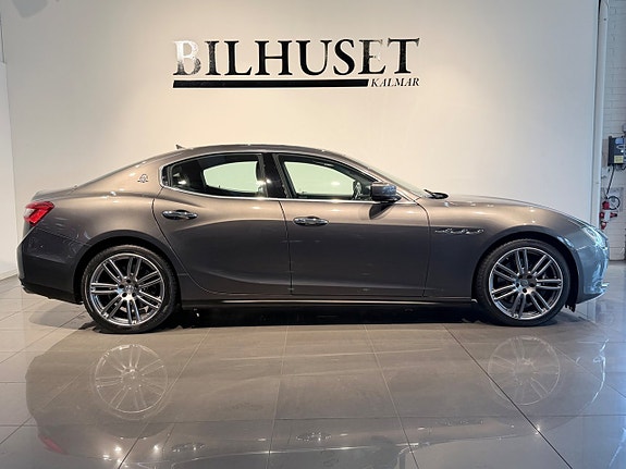 Maserati Ghibli 3 of 5