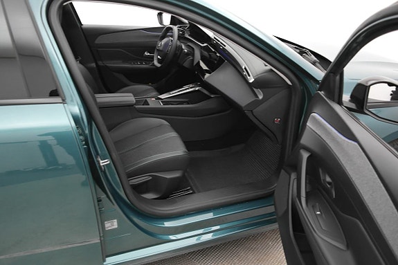 Peugeot 308 SW 17 of 21