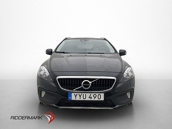 Volvo V40 Cross Country 2 of 5
