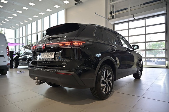 Volkswagen Tiguan 10 of 27