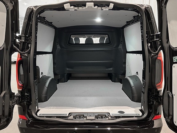 Volkswagen Transporter 4 of 13