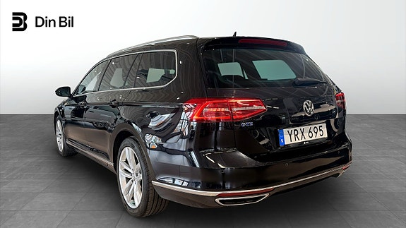 Volkswagen Passat 3 of 5