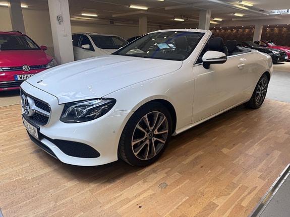Mercedes-Benz E200 2 of 5