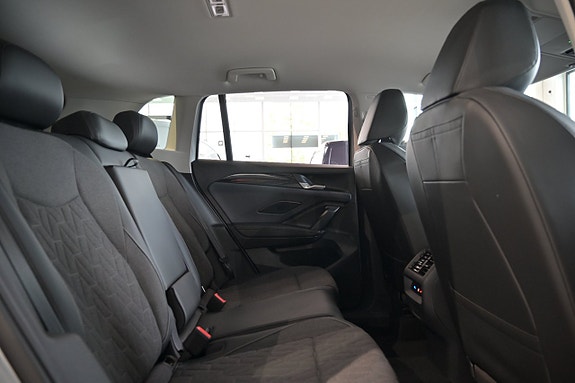 Volkswagen Tiguan 23 of 26