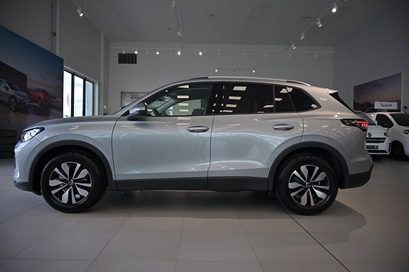 Volkswagen Tiguan 7 of 26